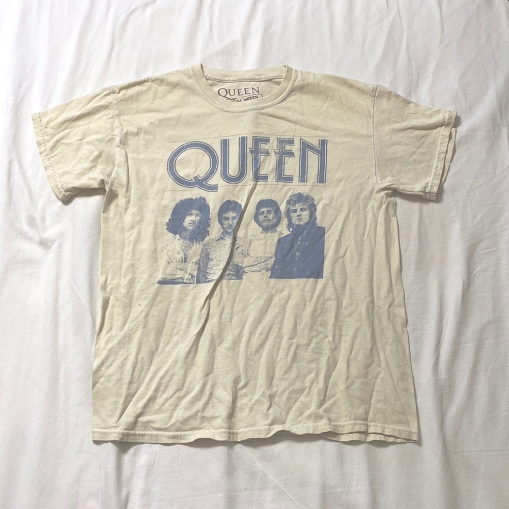 Oversized Queen t-shirt